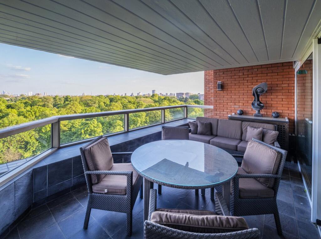 3 bedroom apartment for sale in Park St James, St John's Wood, London, NW8